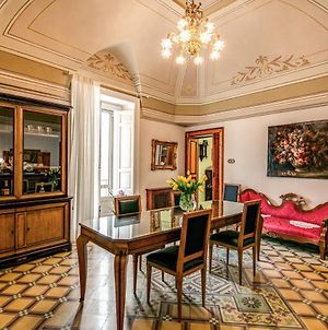 Palazzo Stunis - Dimora Di Charme Bed and Breakfast Ostuni Exterior photo