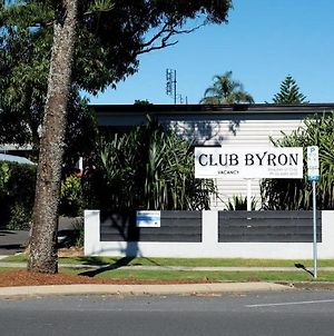 Club Byron Accommodation Μπάιρον Μπέι Exterior photo