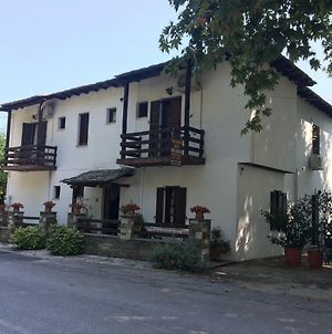 Georgatzi Maria Guest House Τσαγκαράδα Exterior photo