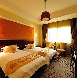Wuzhou Hotel Downtown Dongyang  Room photo