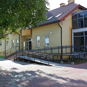 Integracyjne Centrum Opieki Wychowania Terapii Serock Exterior photo