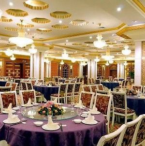 Pacific International Hotel Deyang Restaurant photo