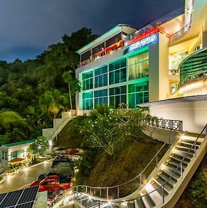 Hilltop Hotel By The Lantern Group Phuket Exterior photo