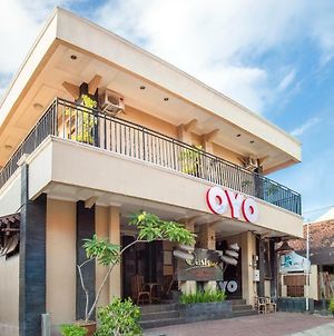 Oyo 836 Oasis Hotel Γιογκιακάρτα Exterior photo