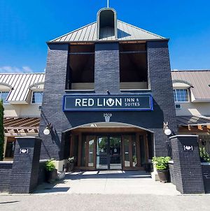 Red Lion Inn Inn & Suites Abbo Άμποτσφορντ Exterior photo