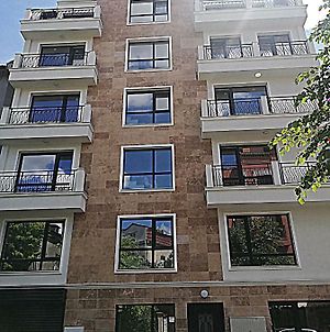 Apartments Ilarion In City Center Βάρνα Exterior photo