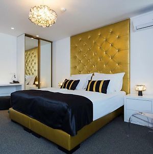 B Gold Luxury Rooms B&B Σπλιτ Exterior photo