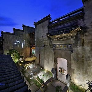 Floral Lux Hotel - Meet Manor Eight Mount Huangshan Exterior photo