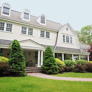 A Walk In The Woods Bed And Breakfast Southold Exterior photo