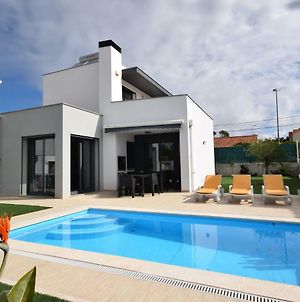 Lavish Villa In Foz Do Arelho With Private Swimming Pool Exterior photo
