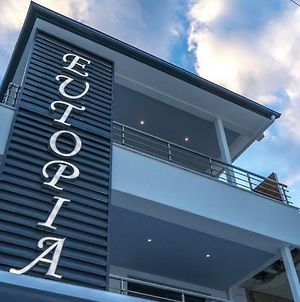 Eutopia Hotel Παραλία Exterior photo