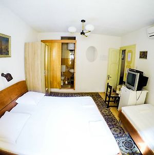 Accommodation Vitaic - Guest House Κόρτσουλα Exterior photo