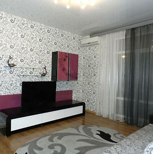 2-Room Luxury Apartment On Lermontova 14 Street By Grandhome. Center. Zaporizhia Exterior photo