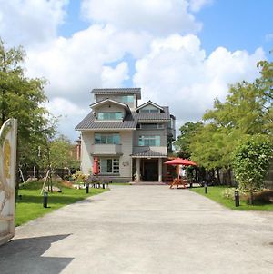 Yilan Pine Villa Homestay Luodong Exterior photo