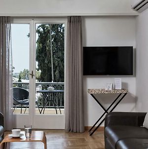 Chic One Bd Apartment With Hilton View Αθήνα Exterior photo