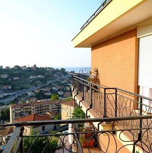 Your Holidays In Sanremo. 4 Minutes From The Beach Διαμέρισμα Exterior photo