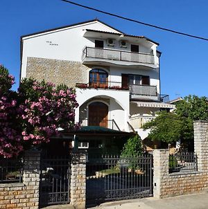 Vila Jelena - Apartment For 6 To 8 Persons In Sv Filip I Jakov Sveti Filip i Jakov Exterior photo