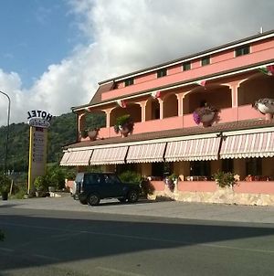 Hotel Lo Svincolo Falerna Exterior photo
