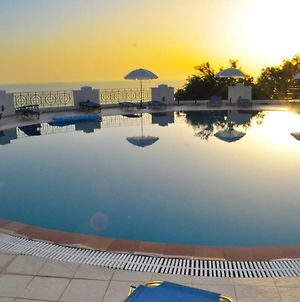 Holiday Apartments With Pool Maria On Agios Gordios Beach Exterior photo