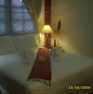 Naiharn Garden Resort Room photo