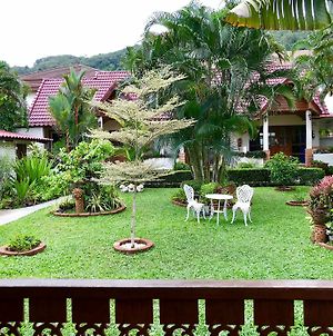 Falang Paradise Ξενοδοχείο Chalong Exterior photo