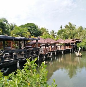 Baanmai Resort Ράγιονγκ Exterior photo