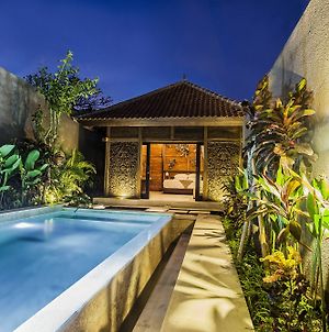 Sri Abi Ratu Villa & Resort Ketewel Exterior photo
