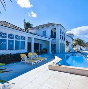 La Mouette Cable Beach Bahamian Villa Νασάου Exterior photo