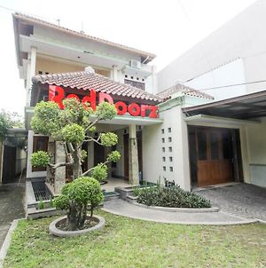 Reddoorz Plus @ Tegal Panggung Ξενοδοχείο Γιογκιακάρτα Exterior photo