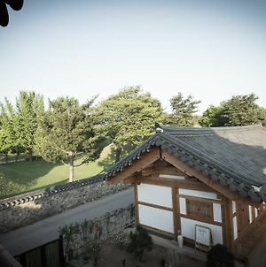 Happy Village Syeobul Guesthouse Γκιονγκγού Exterior photo
