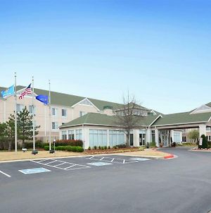 Hilton Garden Inn Tulsa Airport Exterior photo