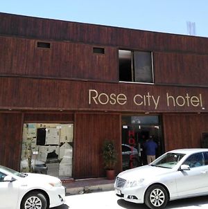 Rose City Ξενοδοχείο Ουάντι Μούσα Exterior photo