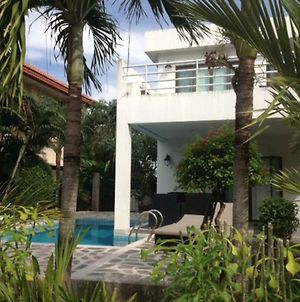 Mae Phim -Beachfront Living In A Villa With A Private Pool ! Ban Tha Fat Exterior photo