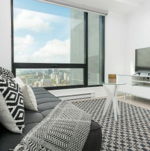 Lively 1Br In Downtown Mtl By Sonder Διαμέρισμα Μόντρεαλ Exterior photo