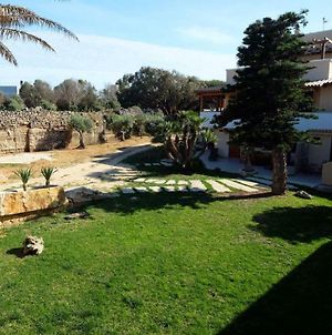 Villa Oblo Φαβινιάνα Exterior photo