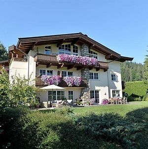 Haus Waldegg Διαμέρισμα Brixen im Thale Exterior photo
