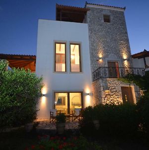 Stone Tower Retreat, Oasis Of Peace Διαμέρισμα Aristomenis Exterior photo
