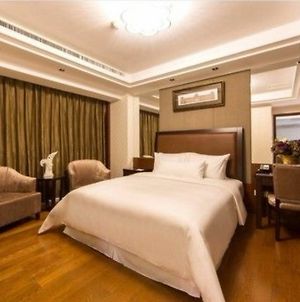 Qingdao Center Hotel And Apartment Exterior photo
