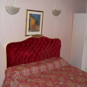 Hotel Le Petit Trianon Παρίσι Room photo