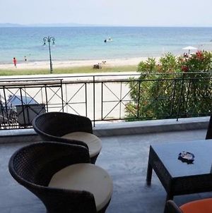 Amazing Beach House ,100Sqm, In Front Of The Sea! Βίλα Νέα Ποτίδαια Exterior photo