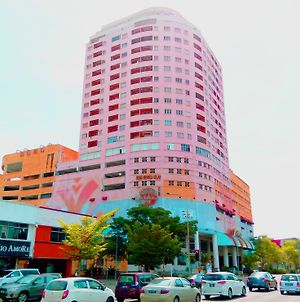 Globallon Hotel Malacca Exterior photo