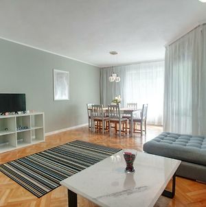 Spacious Flat Close To The American Embassy Σόφια Exterior photo