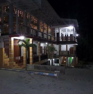 Kahyuna Guesthouse Μπρόμο Exterior photo