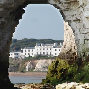 Beachfront With A Parking Space - Direct Accessibility To Kingsgate Bay Broadstairs Exterior photo