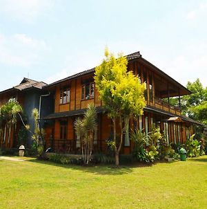 Villa Gardenia Bandung Lembang Exterior photo