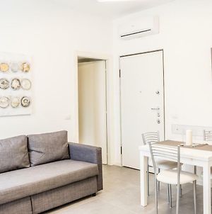New Flat Fully Furnished In P.Ta Romana Διαμέρισμα Μιλάνο Exterior photo