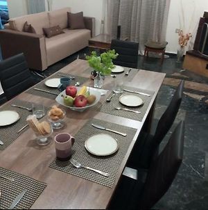 Comfortable 4Th Fl Flat Ideal For Up To 8 People Πύργος Exterior photo