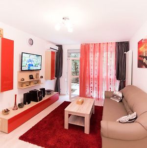 Red Apartment Βουκουρέστι Exterior photo