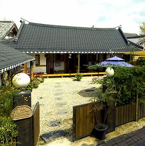 Hohomom Guesthouse Jeonju Exterior photo