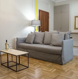 Centrally Located Flat With 1 Bedroom Αθήνα Exterior photo